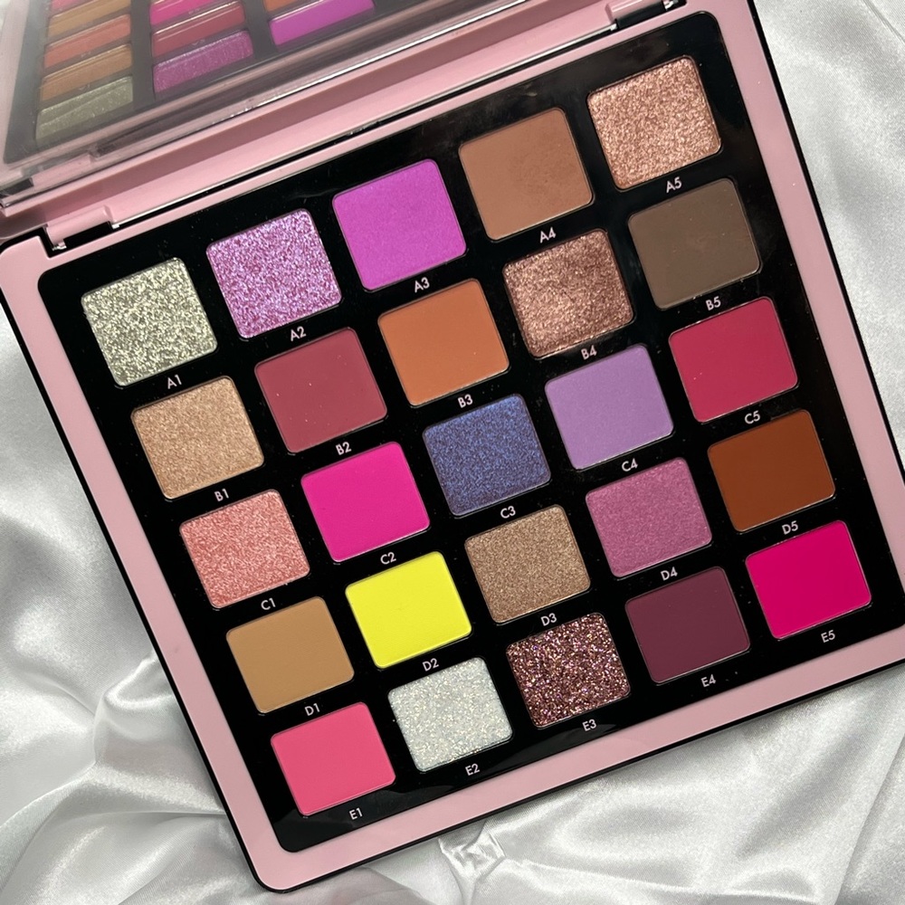 ABH NORVINA Pro Pigment Palette Vol. 4
